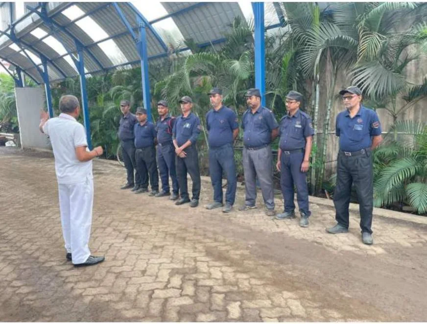 EDS personnel field briefing