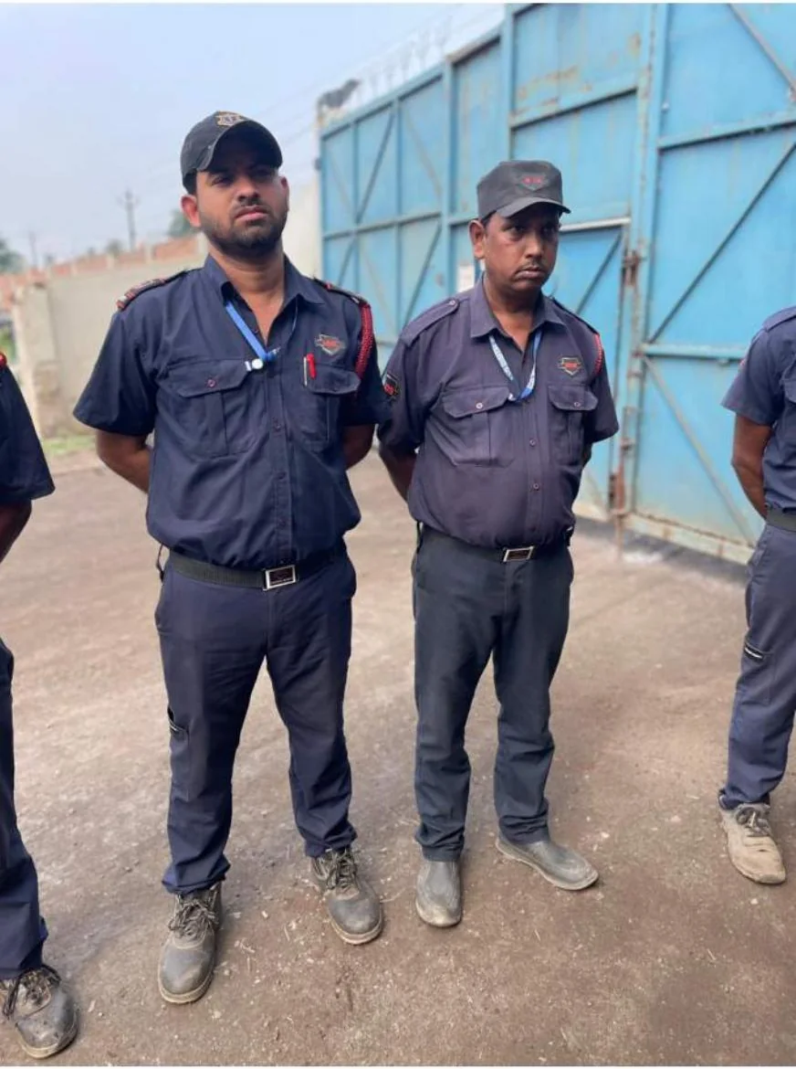 Uniformed EDS security personnel
